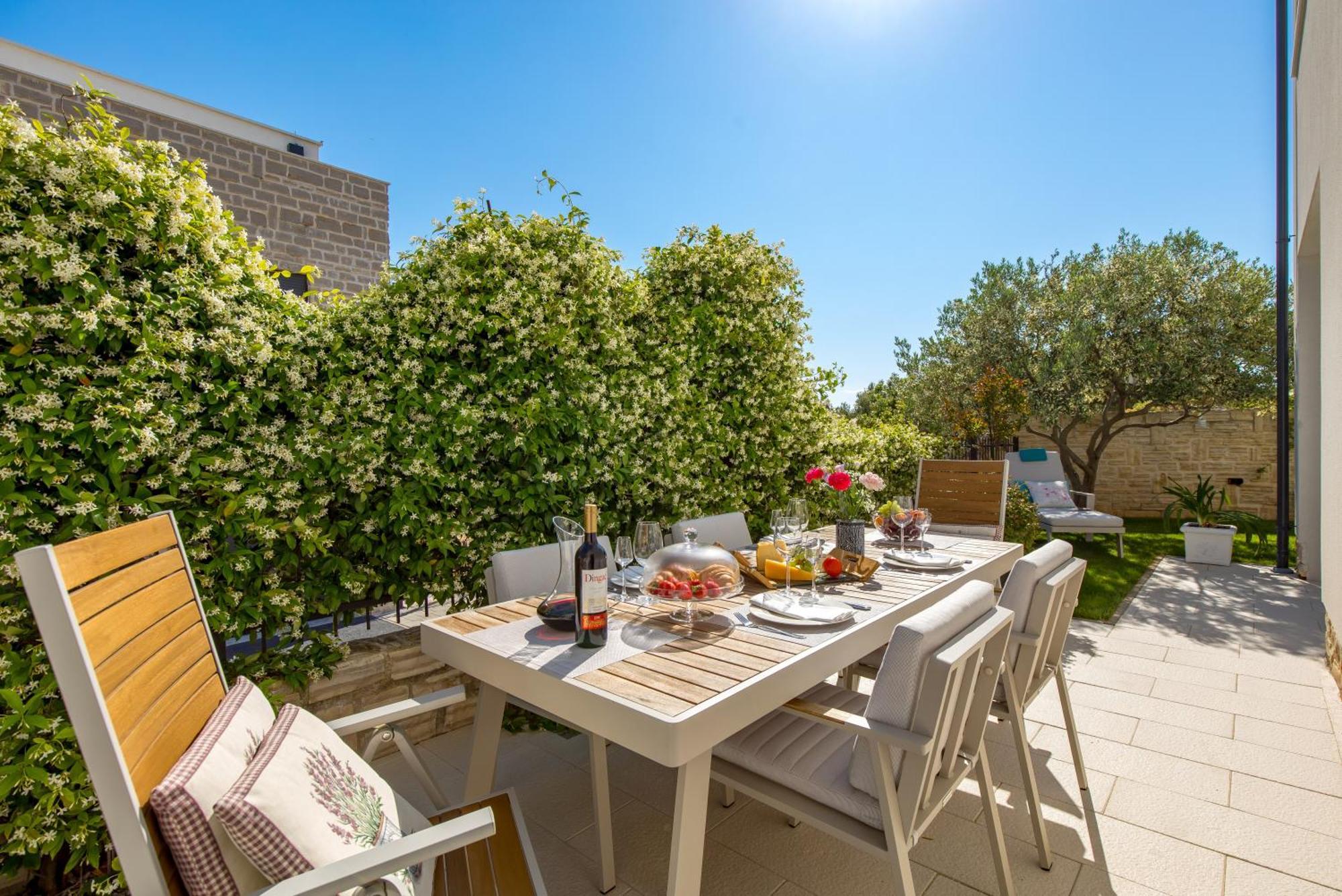 Luxury Apartment Hyperion With Private Pool And Garden Murter Exterior foto